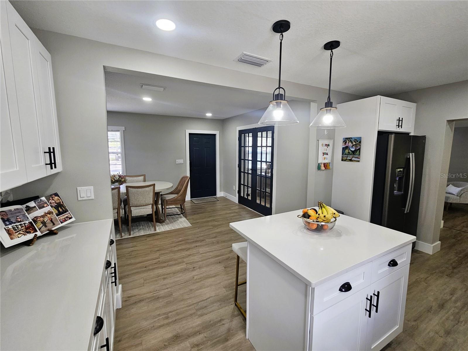 Listing photo id 17 for 8711 Wick Place