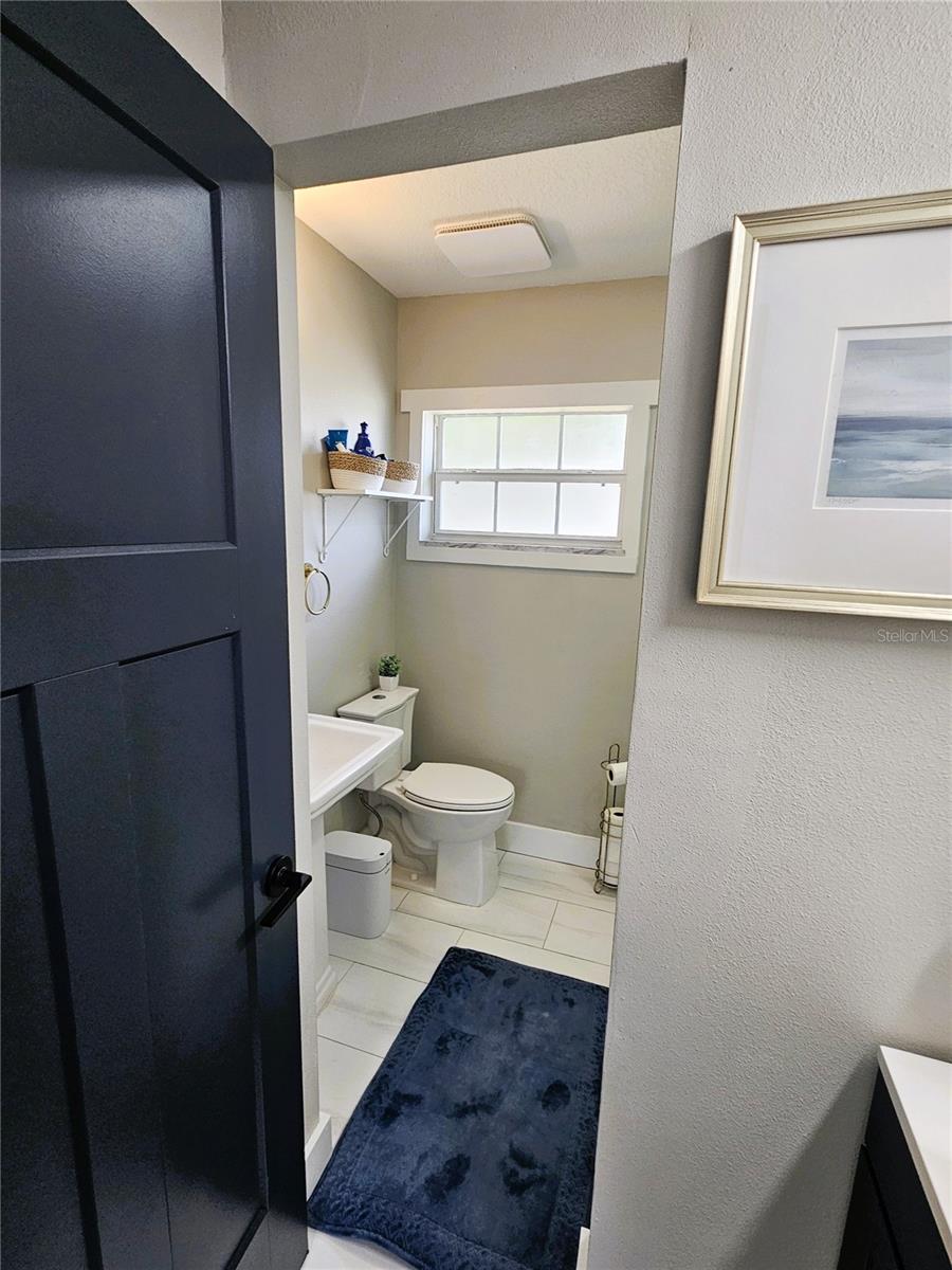 Listing photo id 23 for 8711 Wick Place