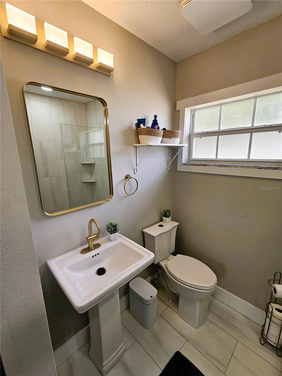 Listing photo id 25 for 8711 Wick Place