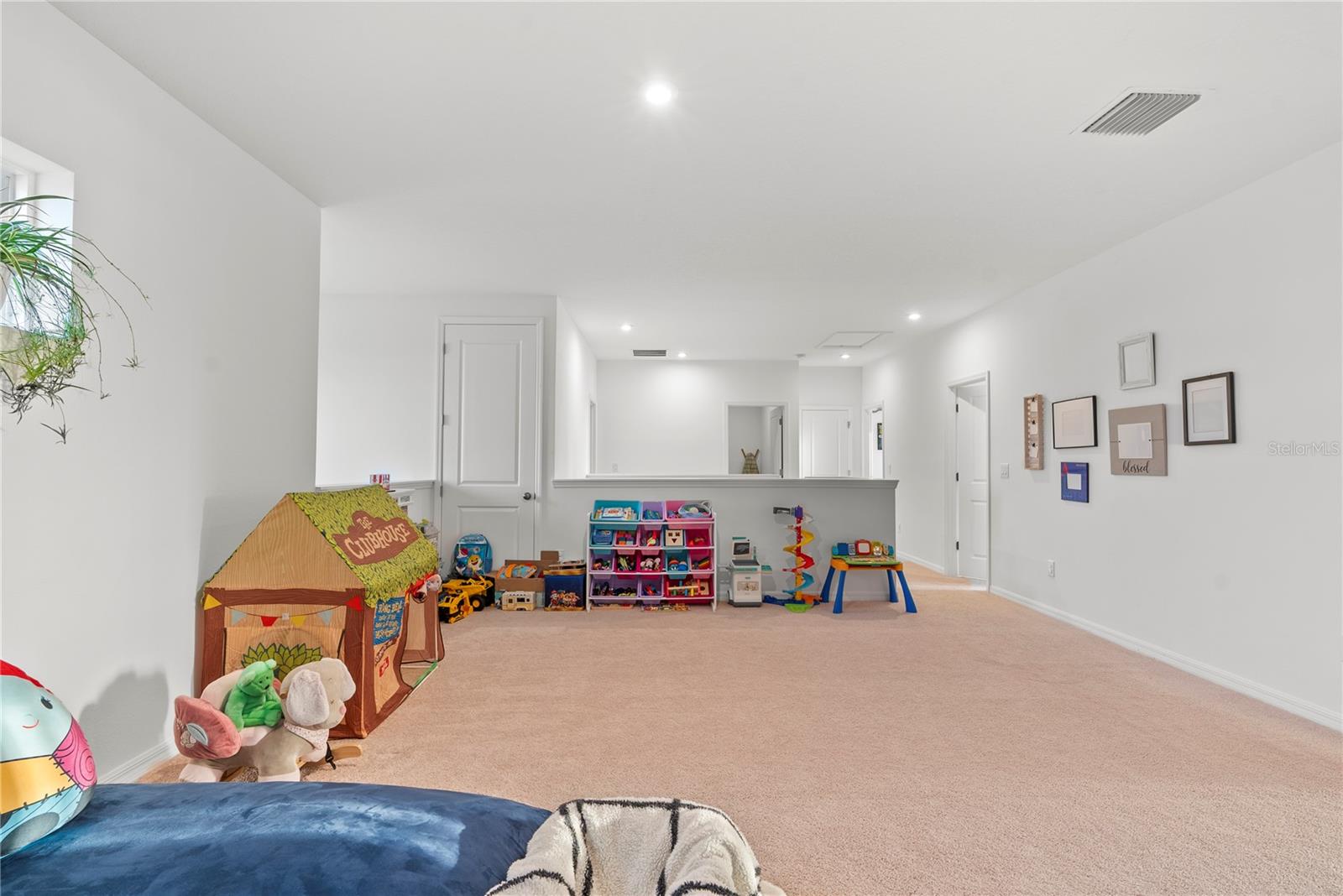 Image 33 of 60 For 33975 Astoria Circle