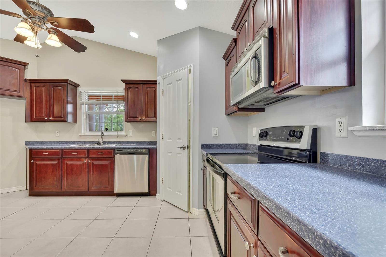 Image 15 of 58 For 5827 Rio Drive