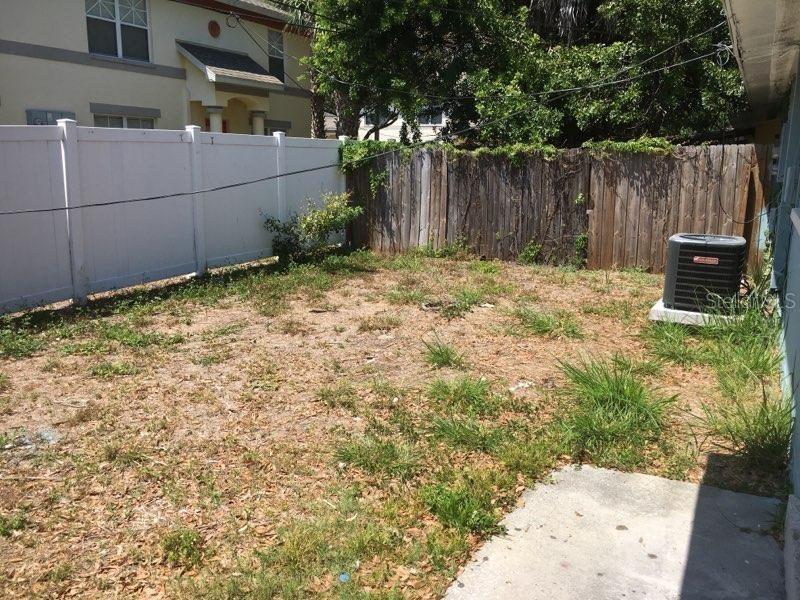 Image 10 of 27 For 245 - 247 38th Avenue Se