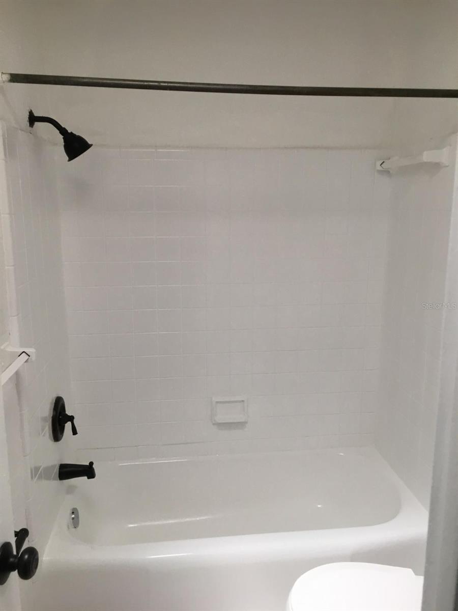 Image 20 of 27 For 245 - 247 38th Avenue Se