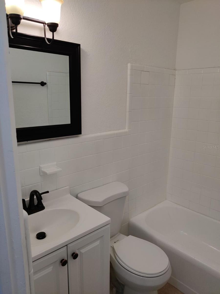 Image 8 of 27 For 245 - 247 38th Avenue Se