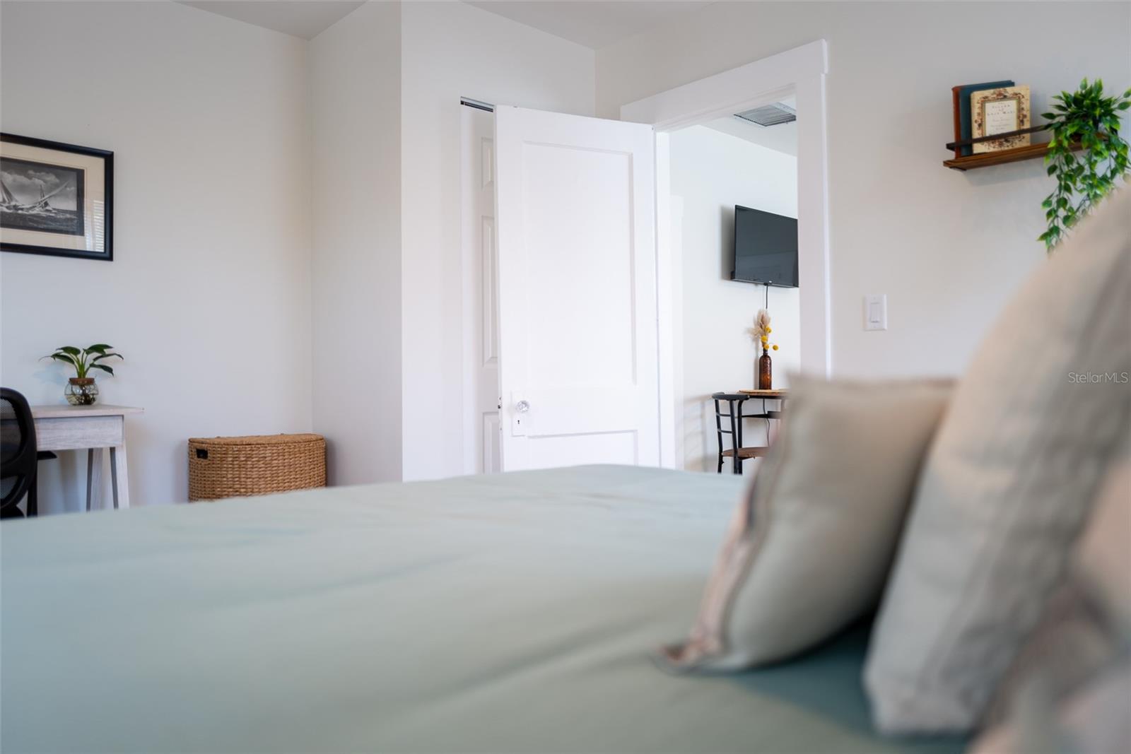 Image 12 of 22 For 127 17th Avenue S