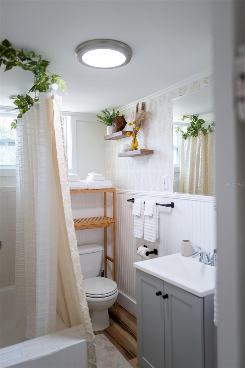 Image 14 of 22 For 127 17th Avenue S