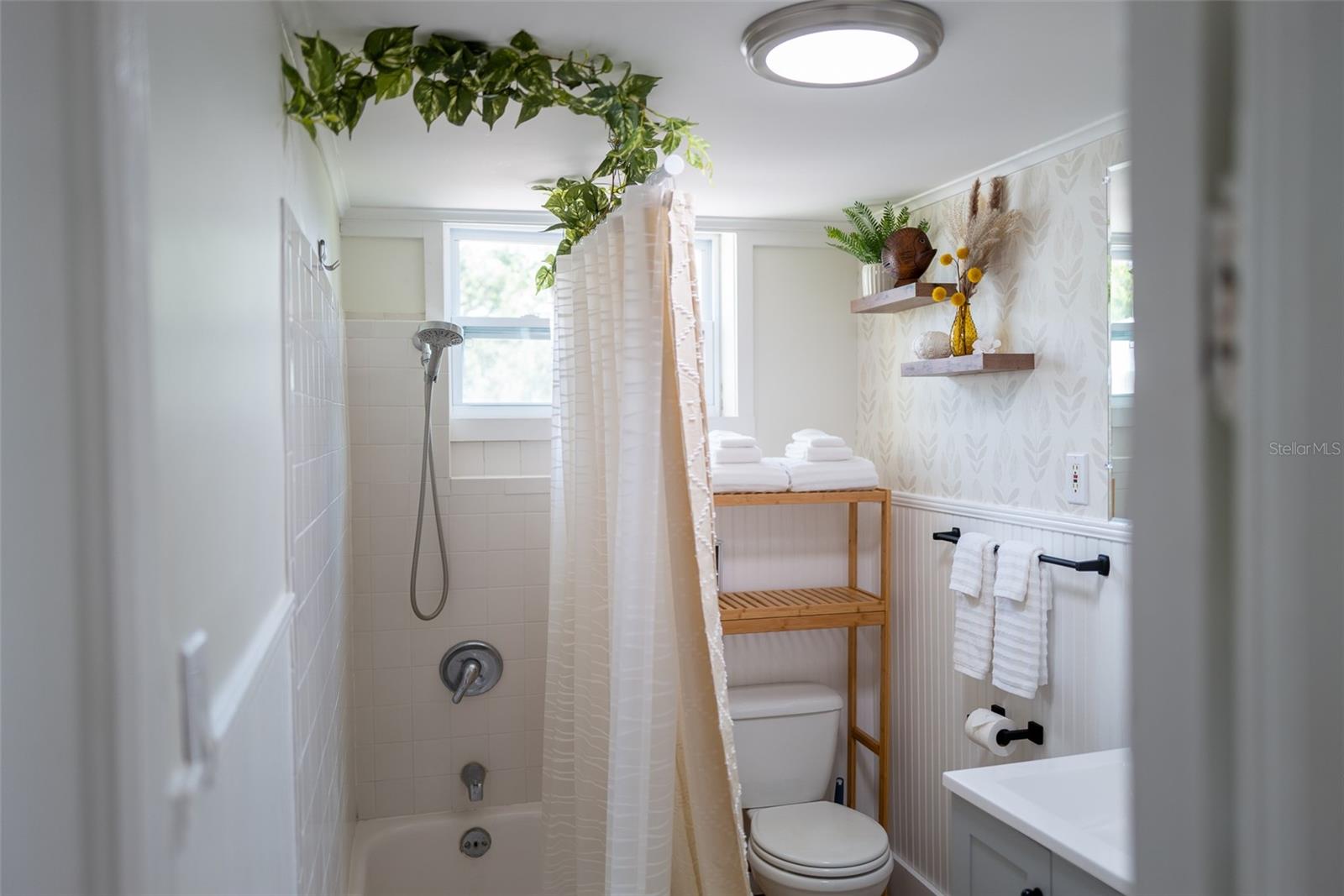 Image 3 of 22 For 127 17th Avenue S