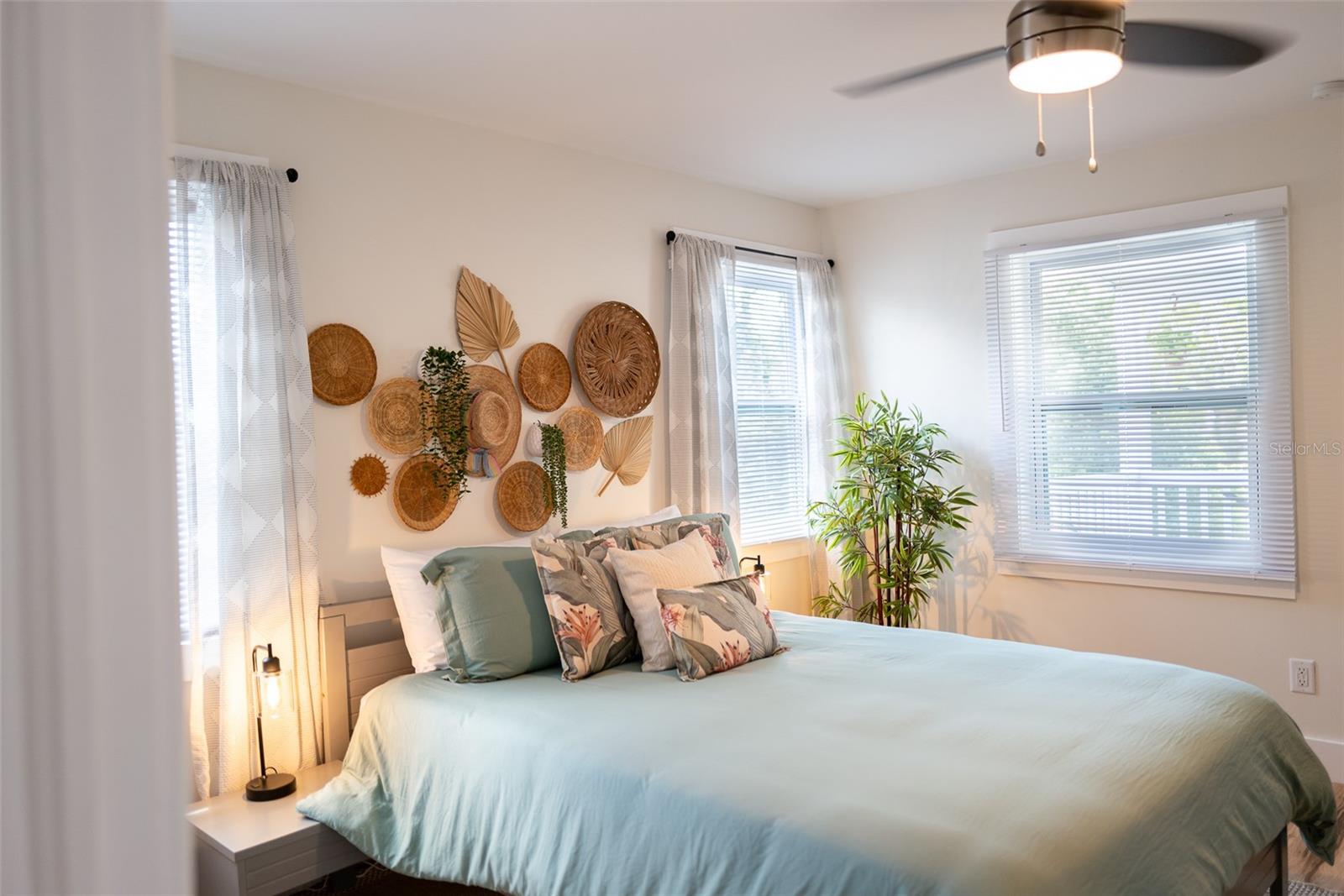 Image 4 of 22 For 127 17th Avenue S