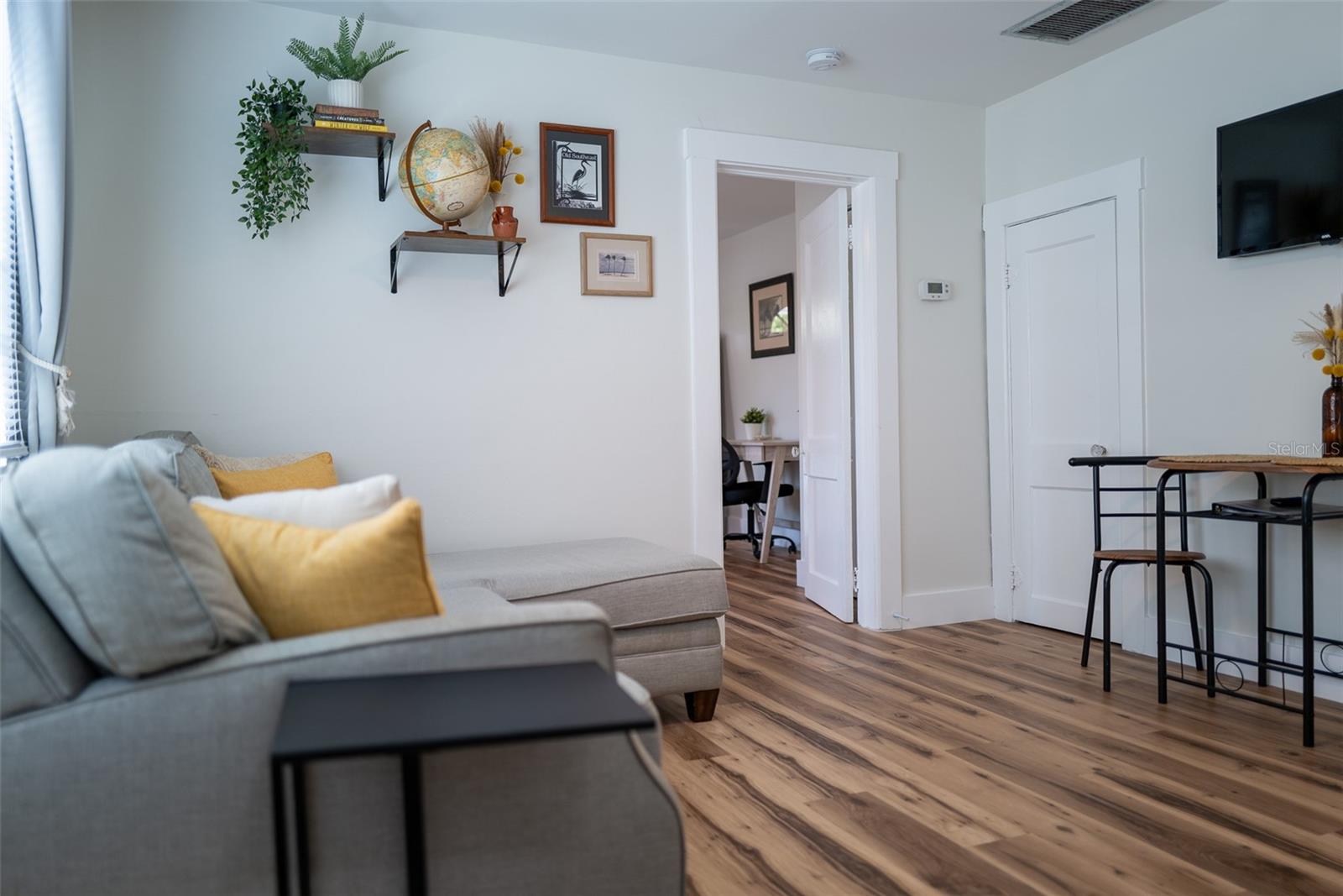 Image 5 of 22 For 127 17th Avenue S