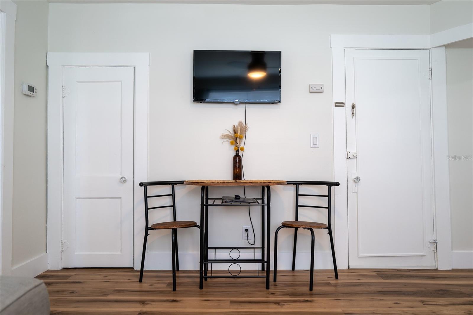 Image 8 of 22 For 127 17th Avenue S