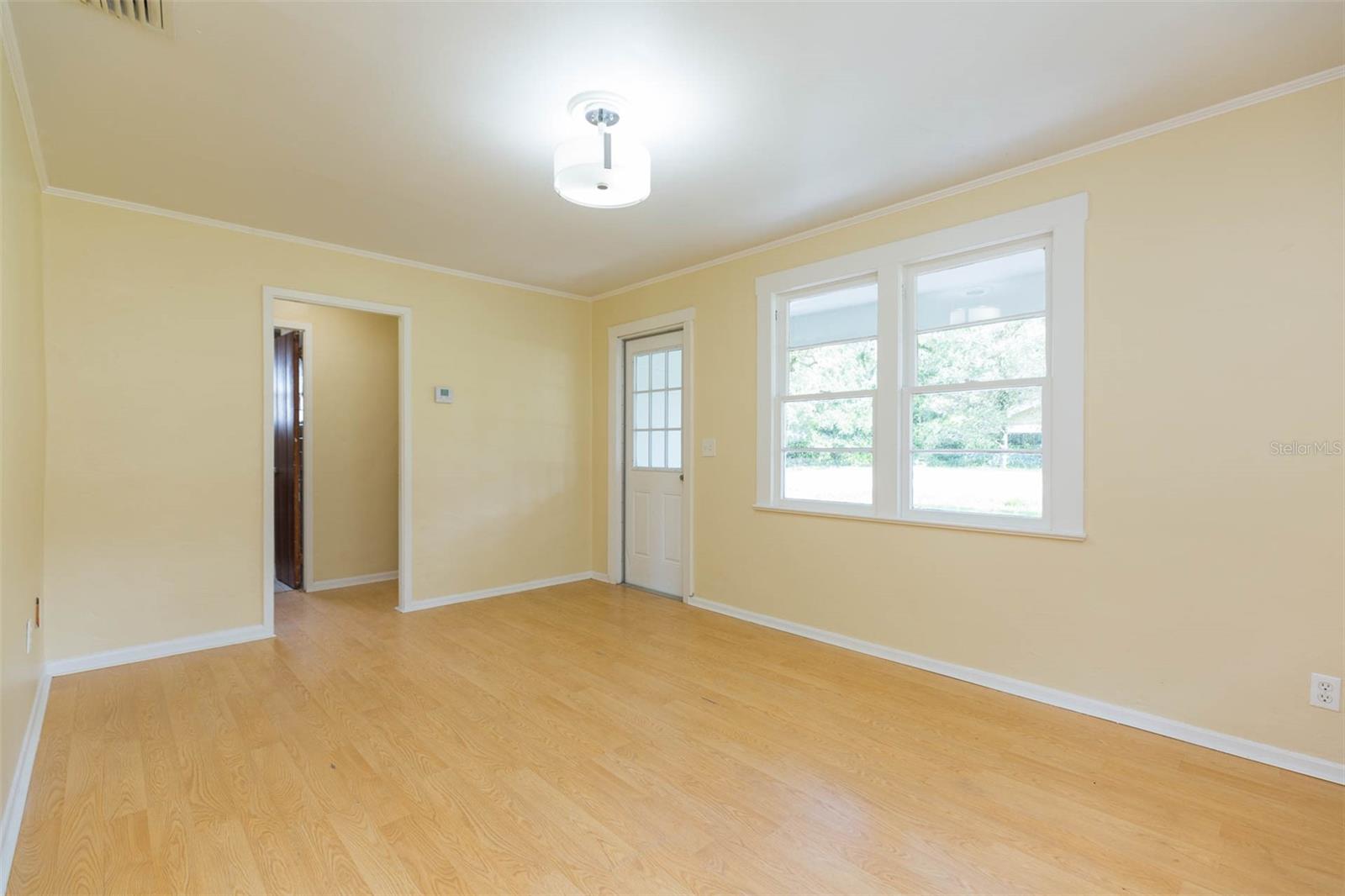 Image 10 of 24 For 1809 Henry Avenue