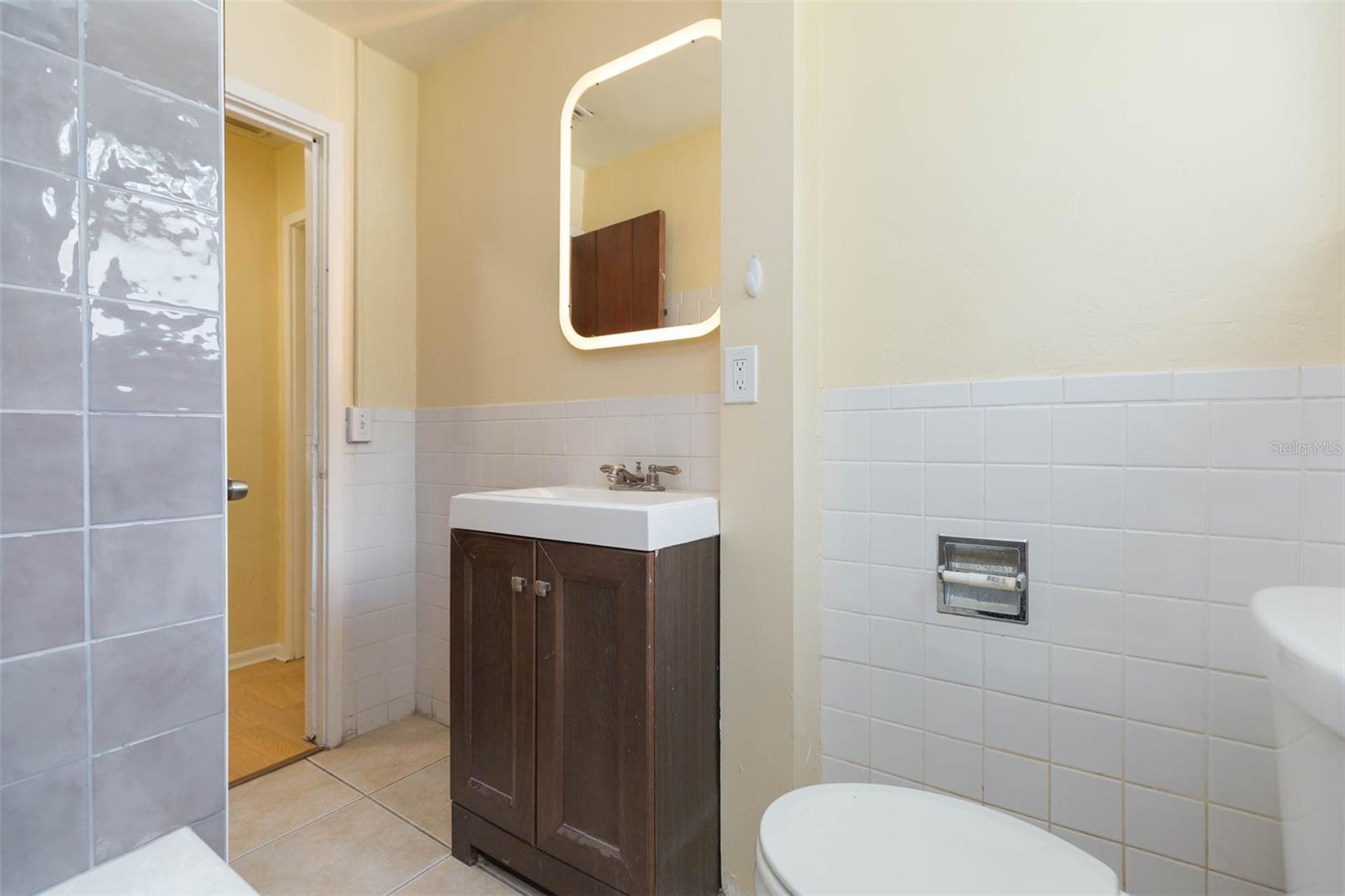 Image 14 of 24 For 1809 Henry Avenue