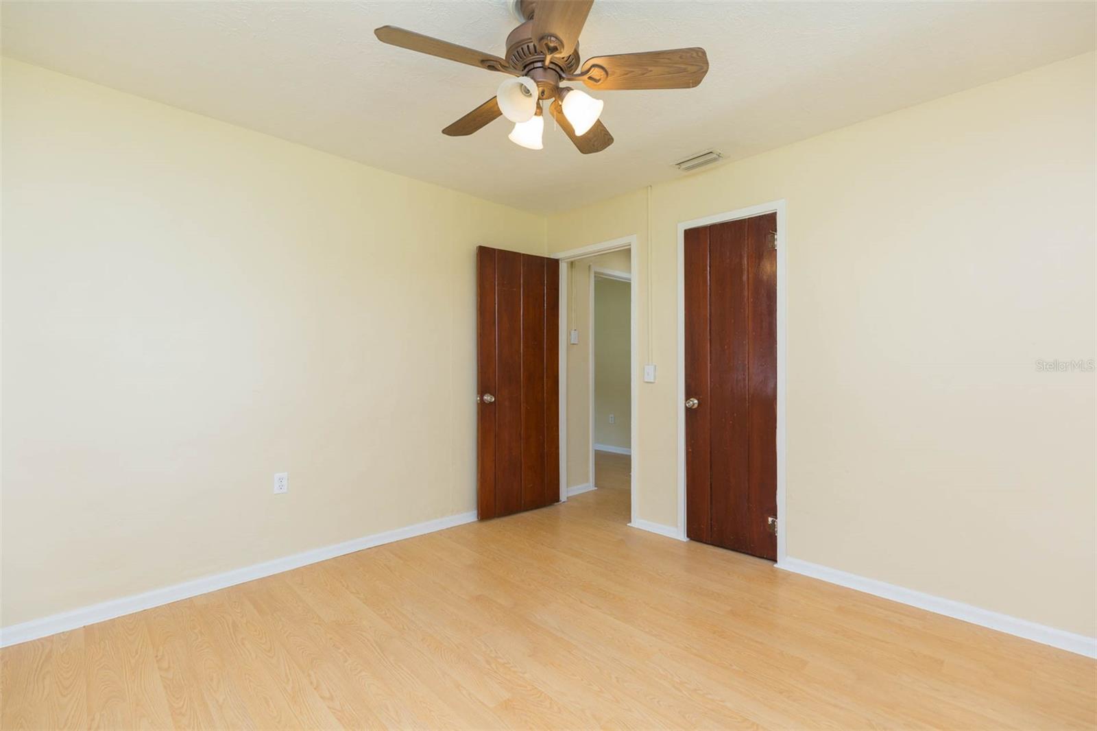 Image 16 of 24 For 1809 Henry Avenue