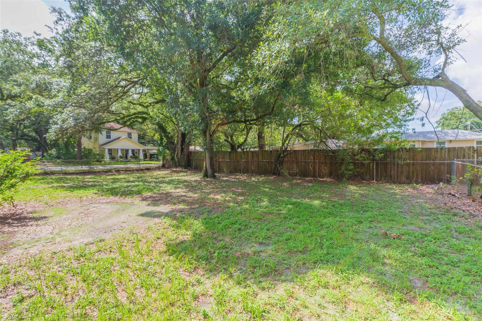 Image 20 of 24 For 1809 Henry Avenue