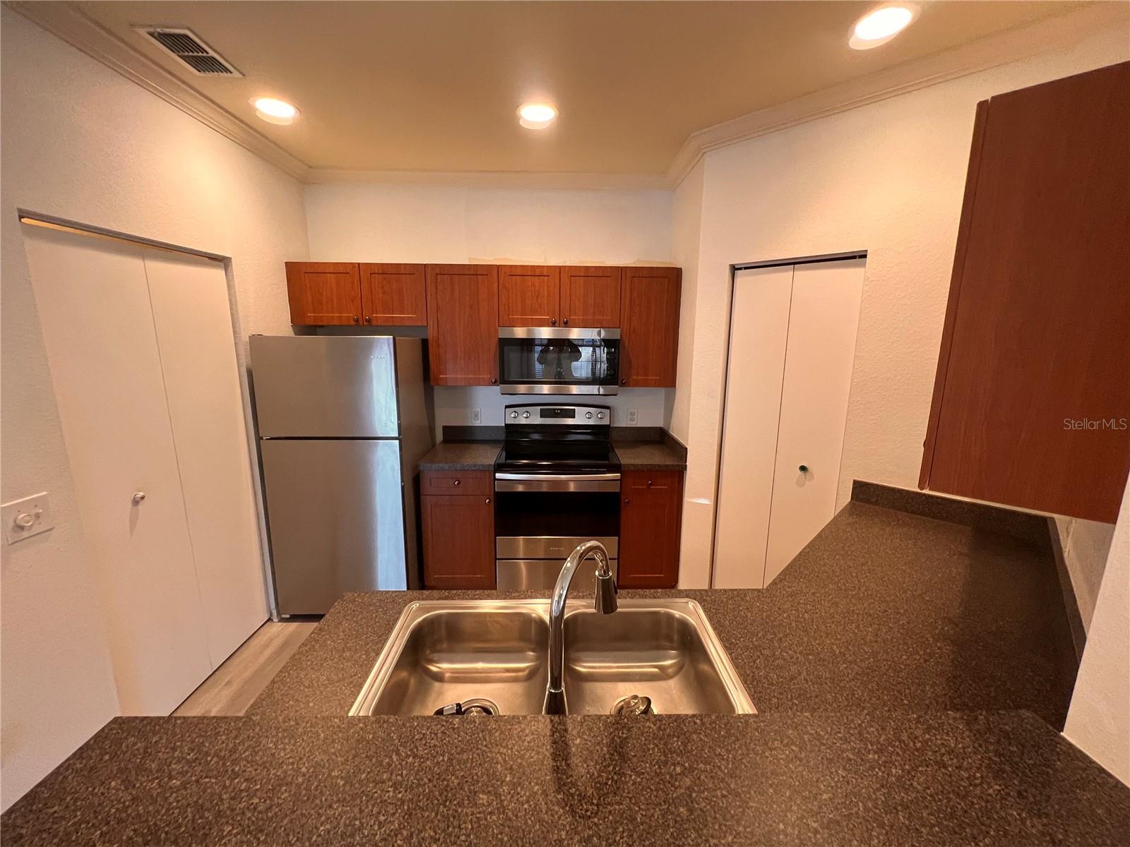 Image 10 of 23 For 2171 Portofino Place 2712