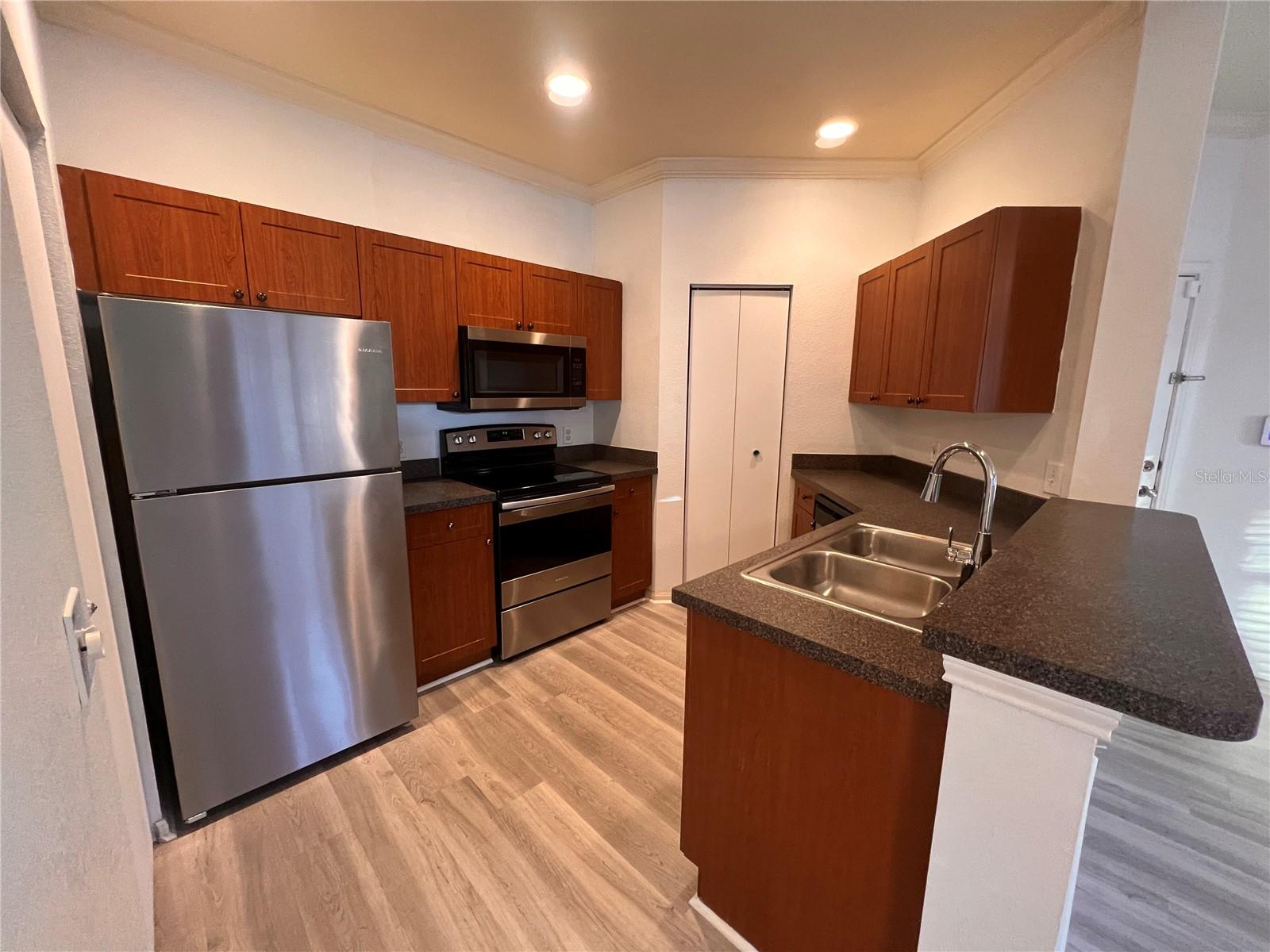 Image 9 of 23 For 2171 Portofino Place 2712