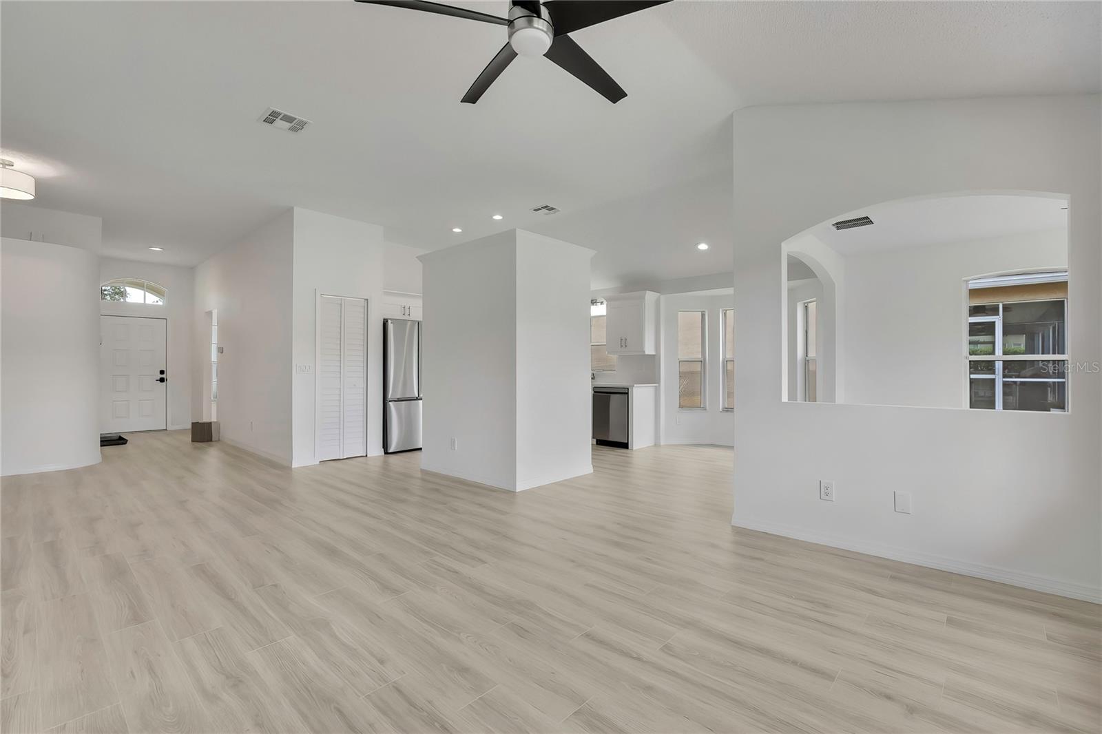 Image 18 of 43 For 545 Lake Cypress Circle