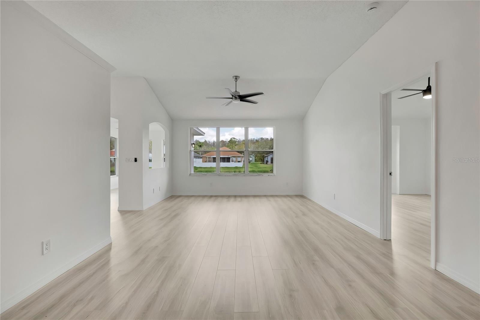 Image 20 of 43 For 545 Lake Cypress Circle