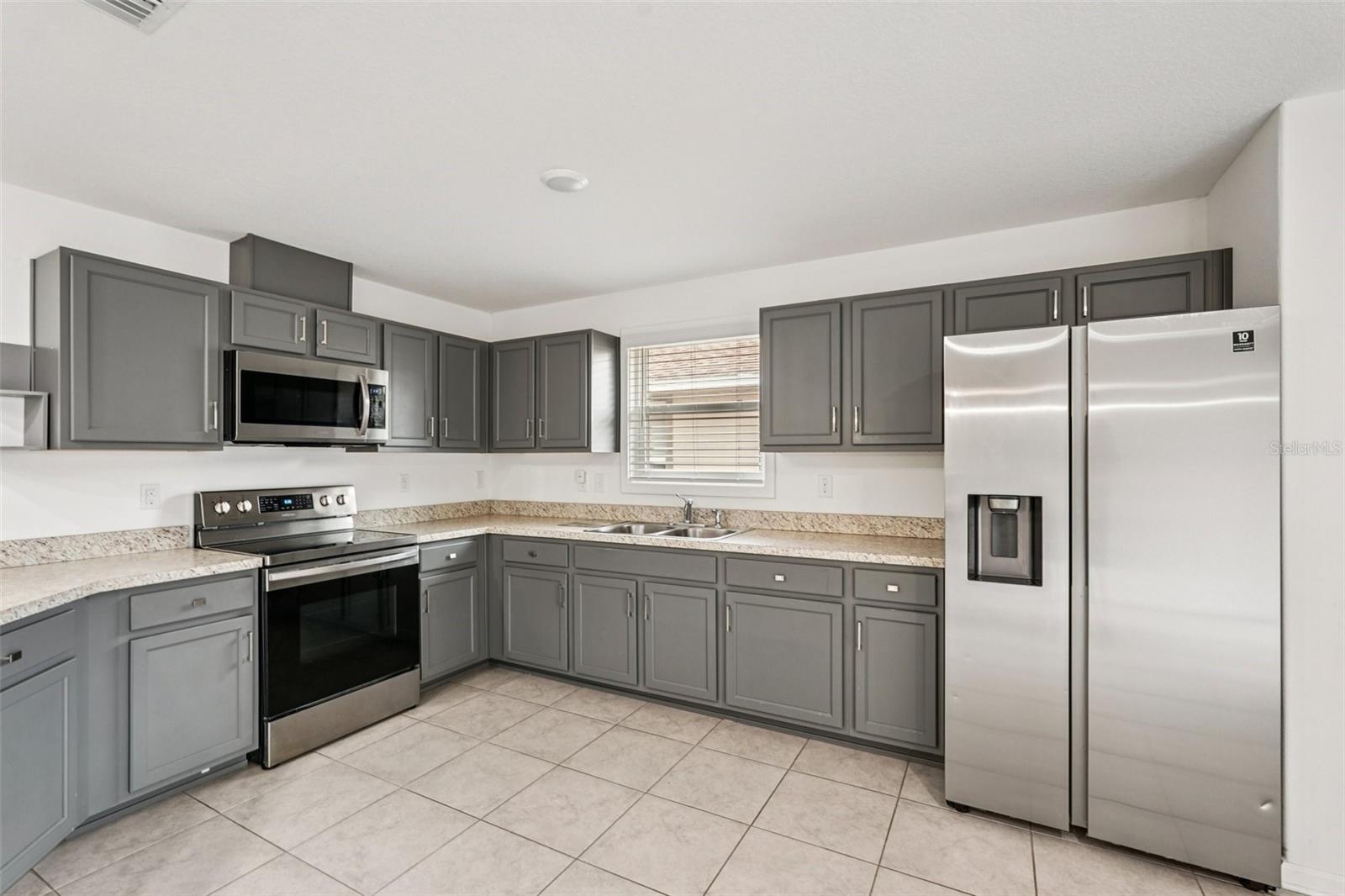 Image 19 of 52 For 1551 Blue Bayou Circle