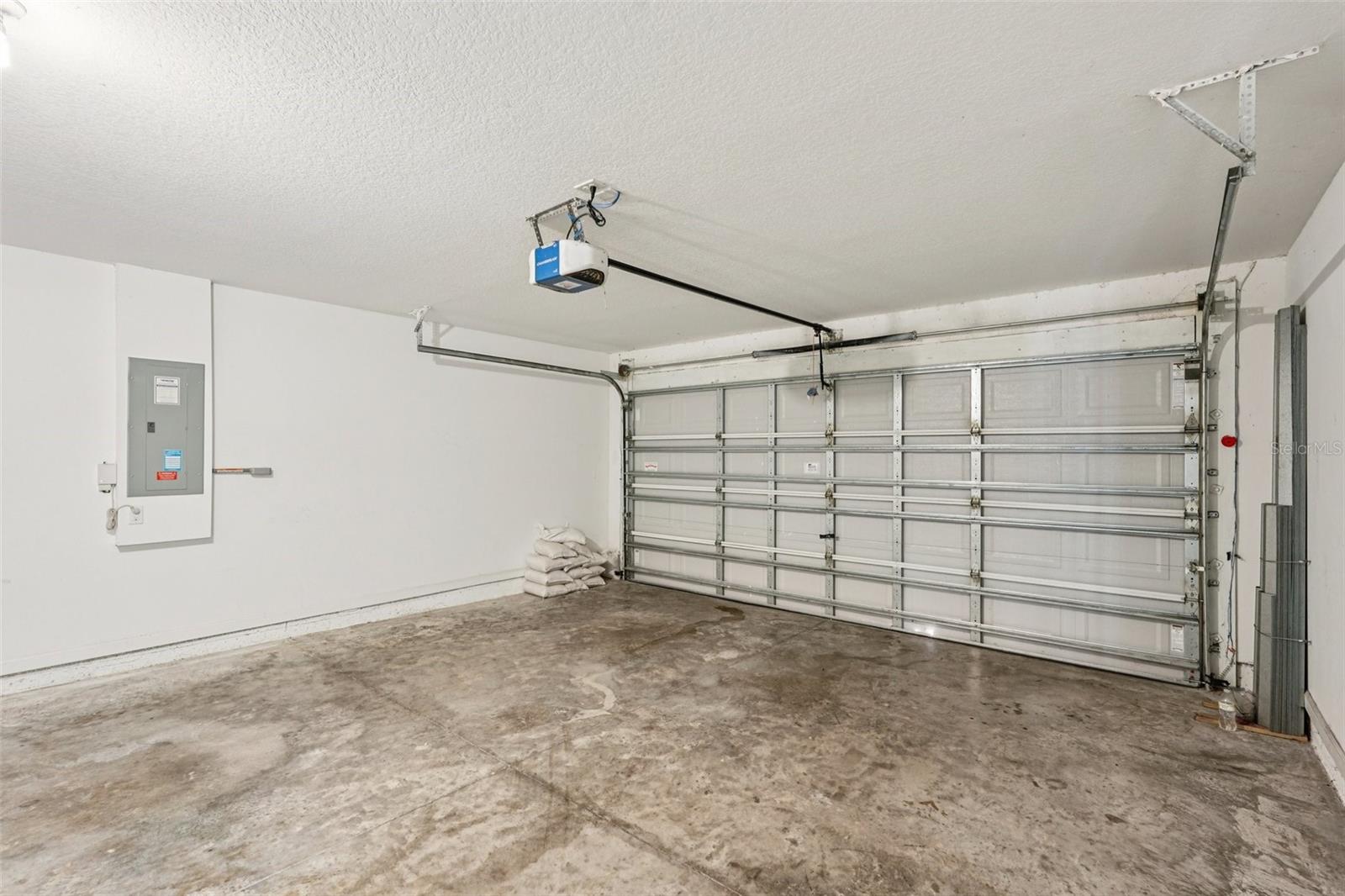 Image 44 of 52 For 1551 Blue Bayou Circle