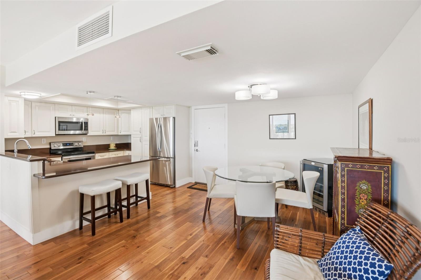 Image 10 of 33 For 500 Treasure Island Causeway 711