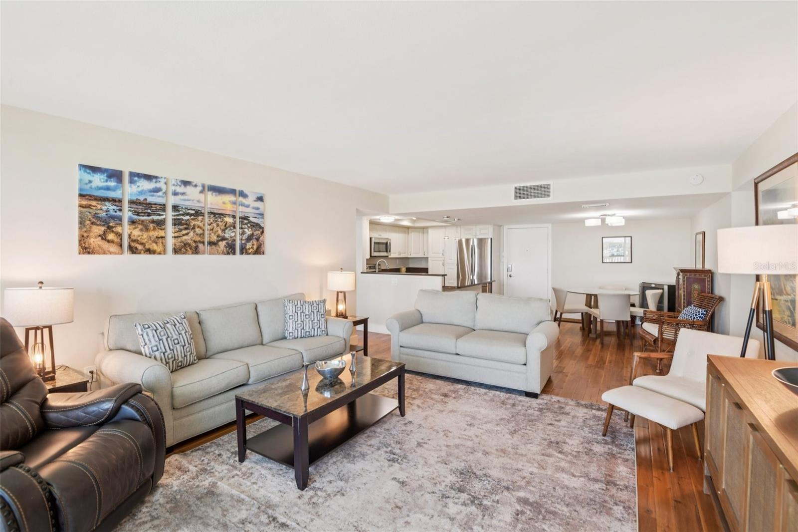 Image 13 of 33 For 500 Treasure Island Causeway 711