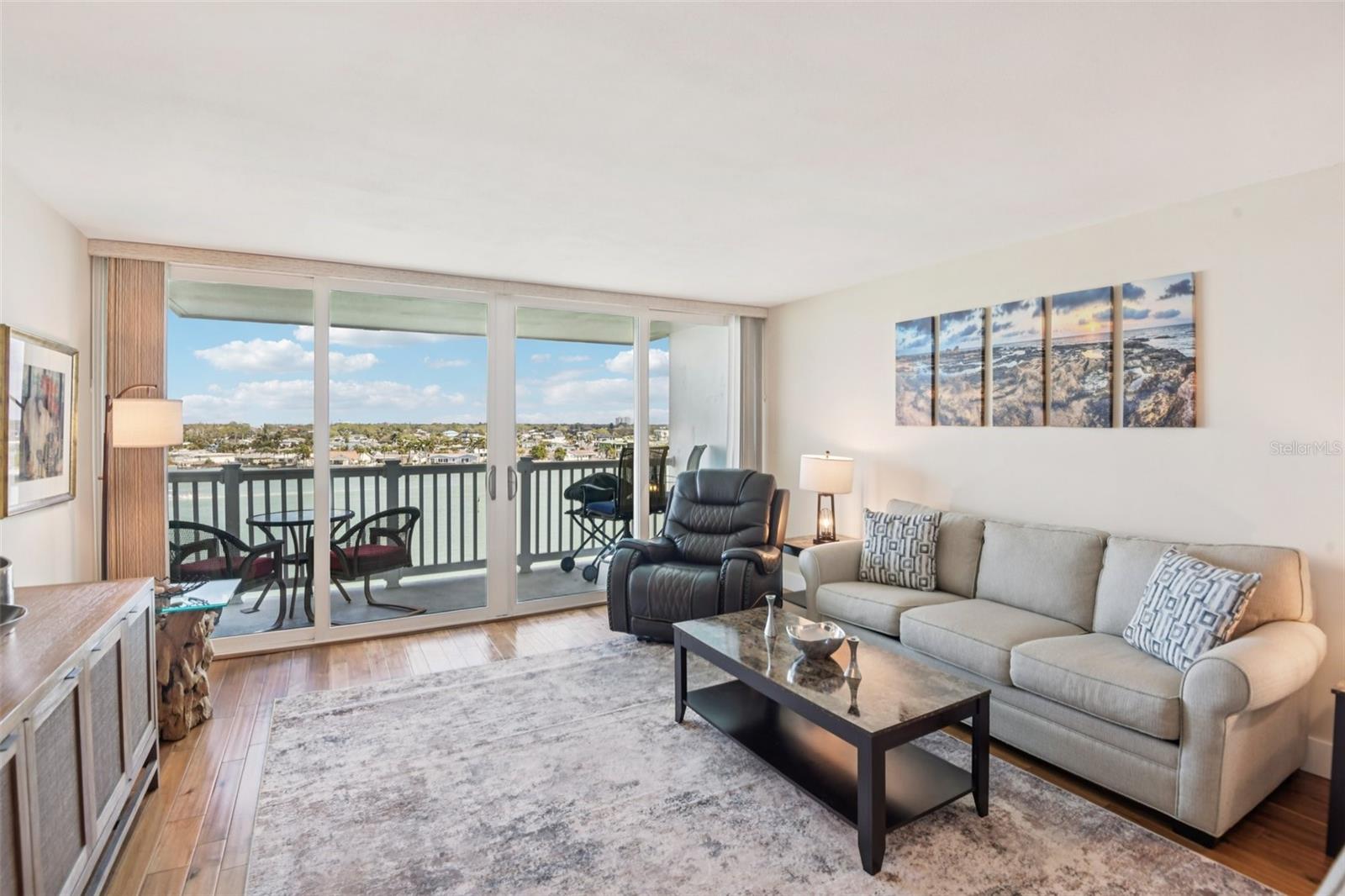 Image 14 of 33 For 500 Treasure Island Causeway 711