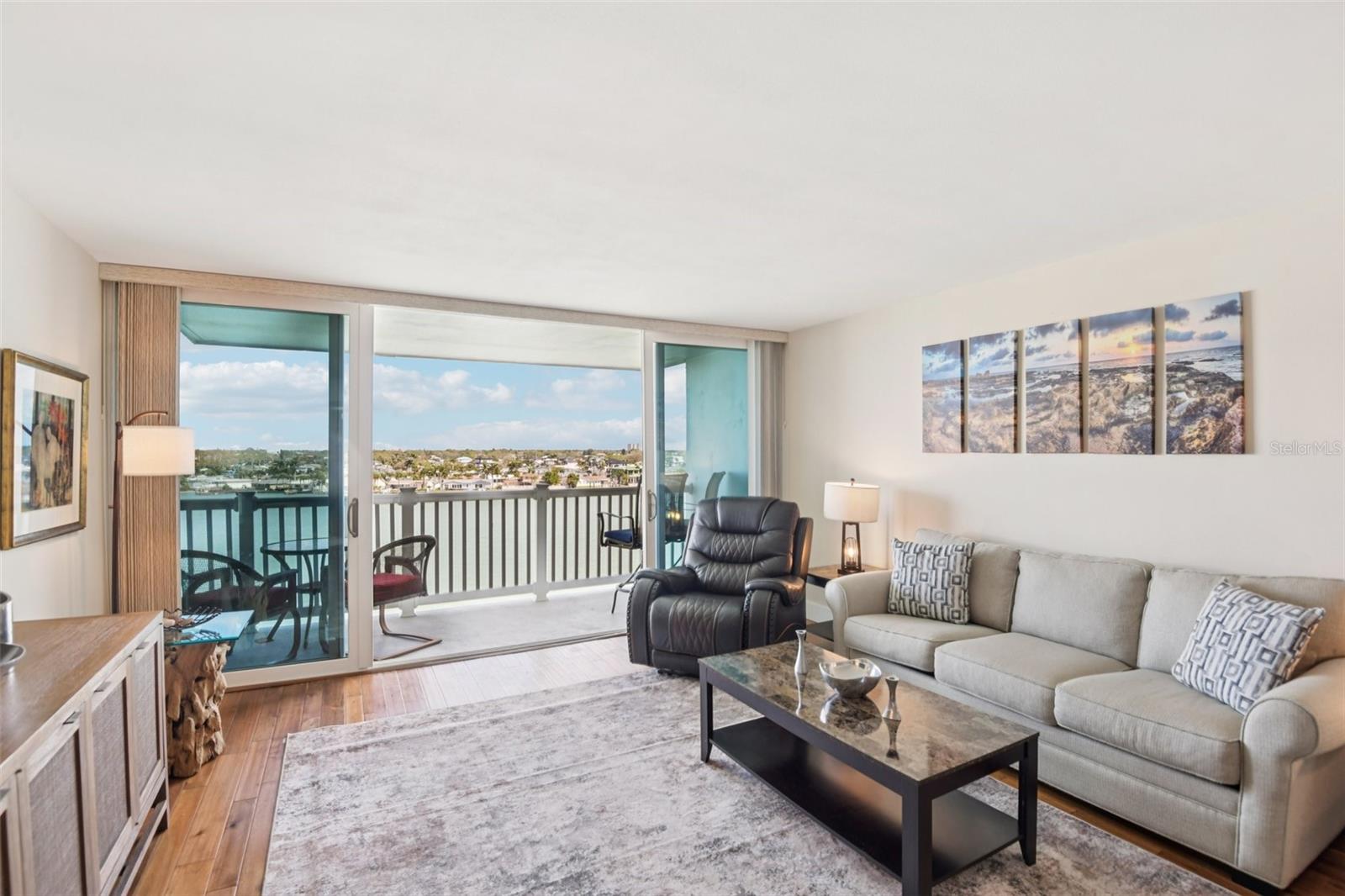 Image 16 of 33 For 500 Treasure Island Causeway 711