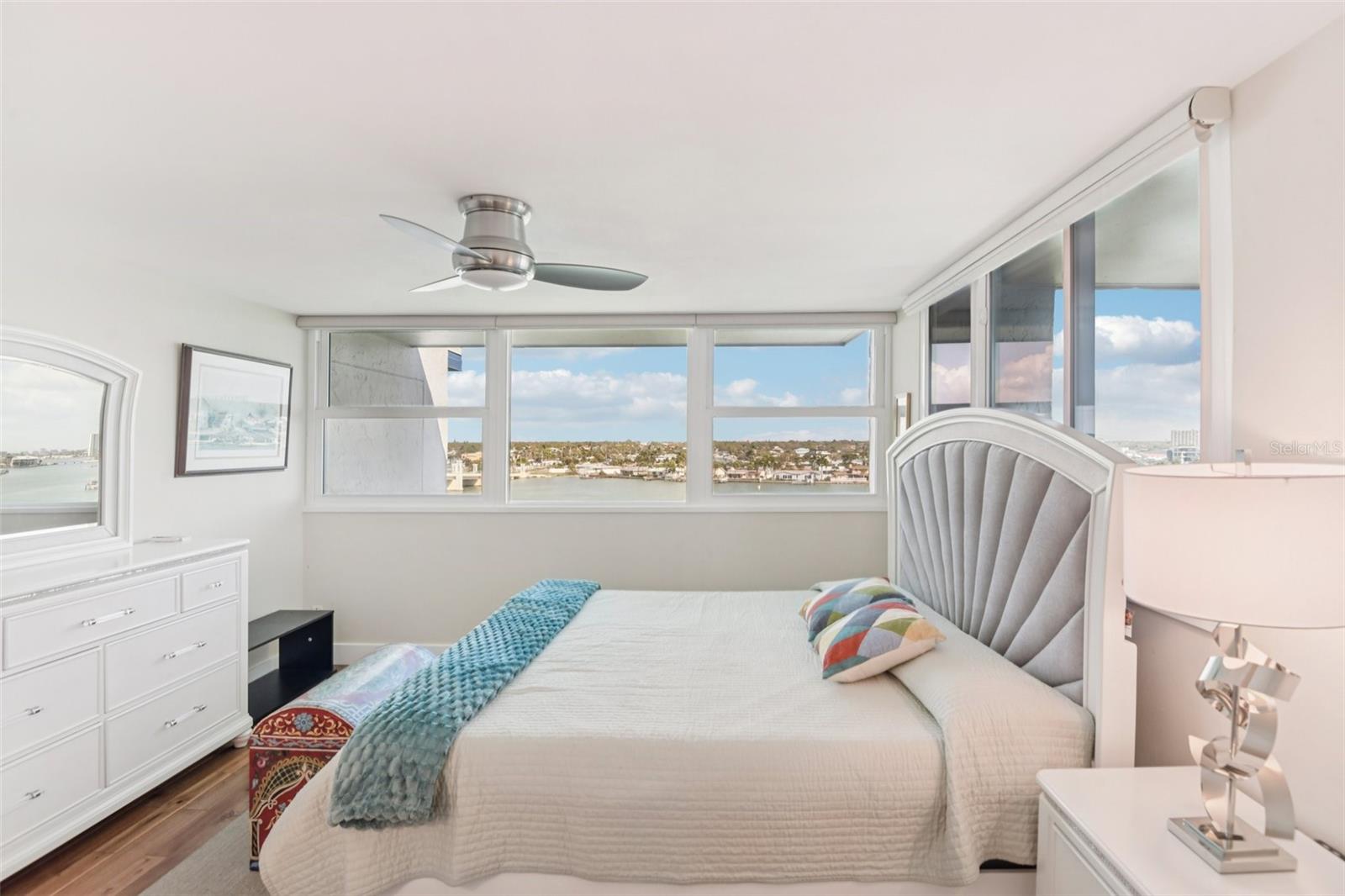 Image 18 of 33 For 500 Treasure Island Causeway 711