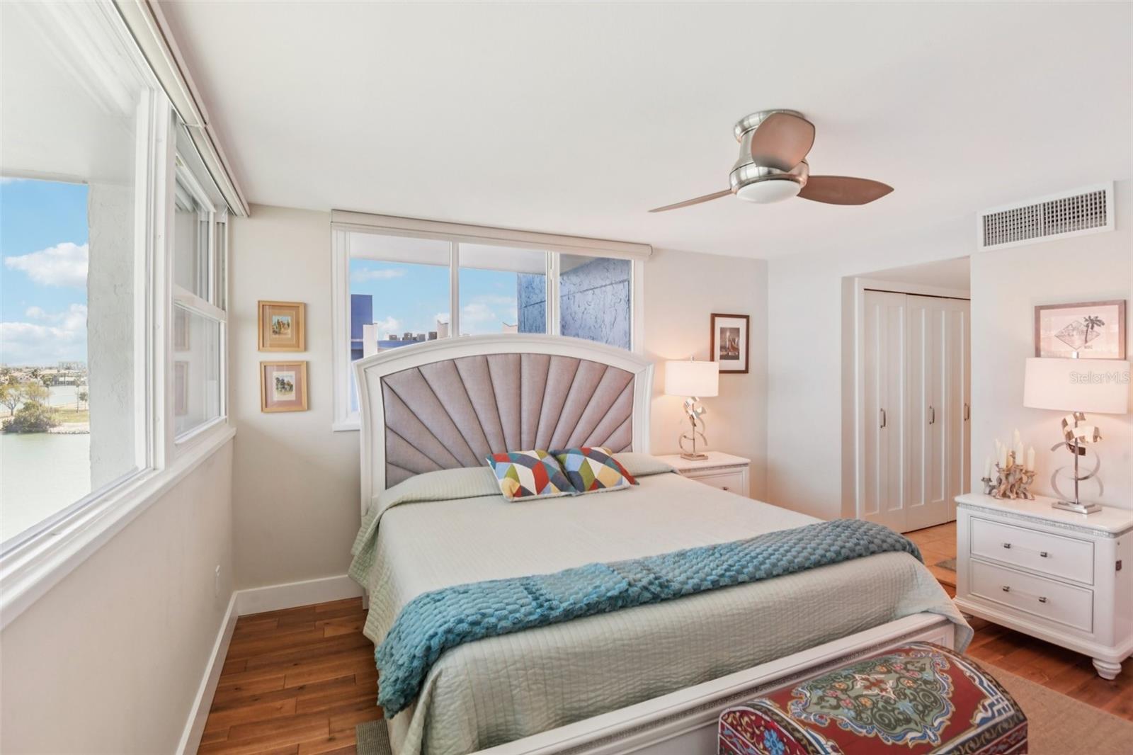 Image 19 of 33 For 500 Treasure Island Causeway 711