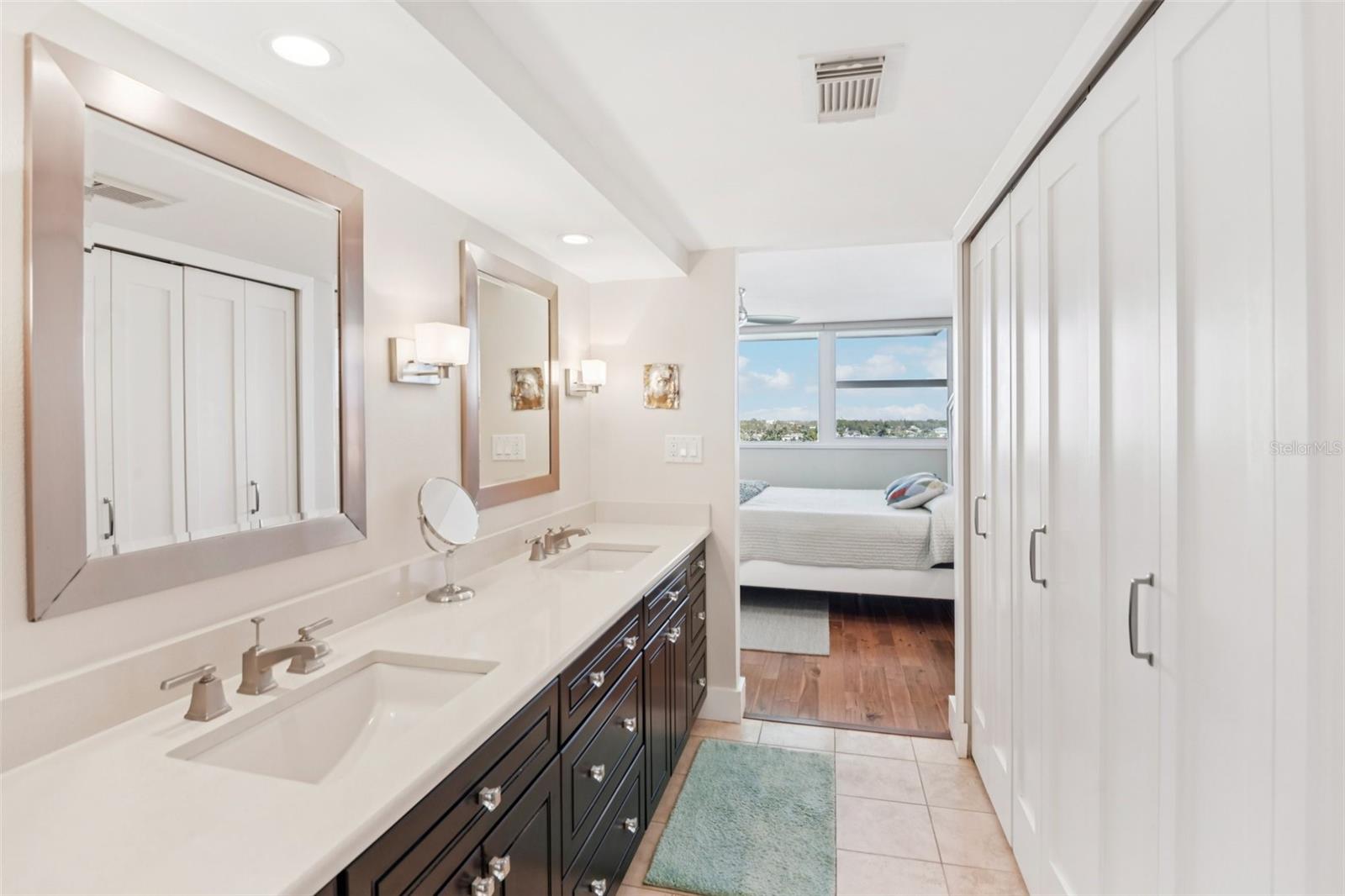 Image 22 of 33 For 500 Treasure Island Causeway 711