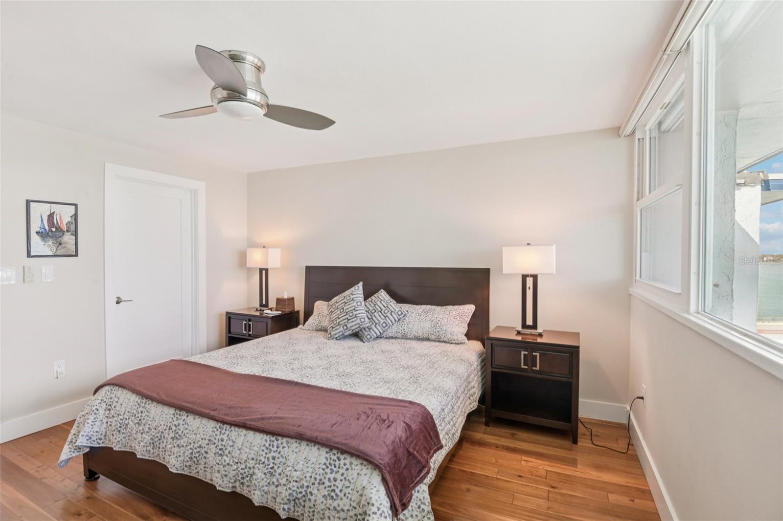 Image 23 of 33 For 500 Treasure Island Causeway 711