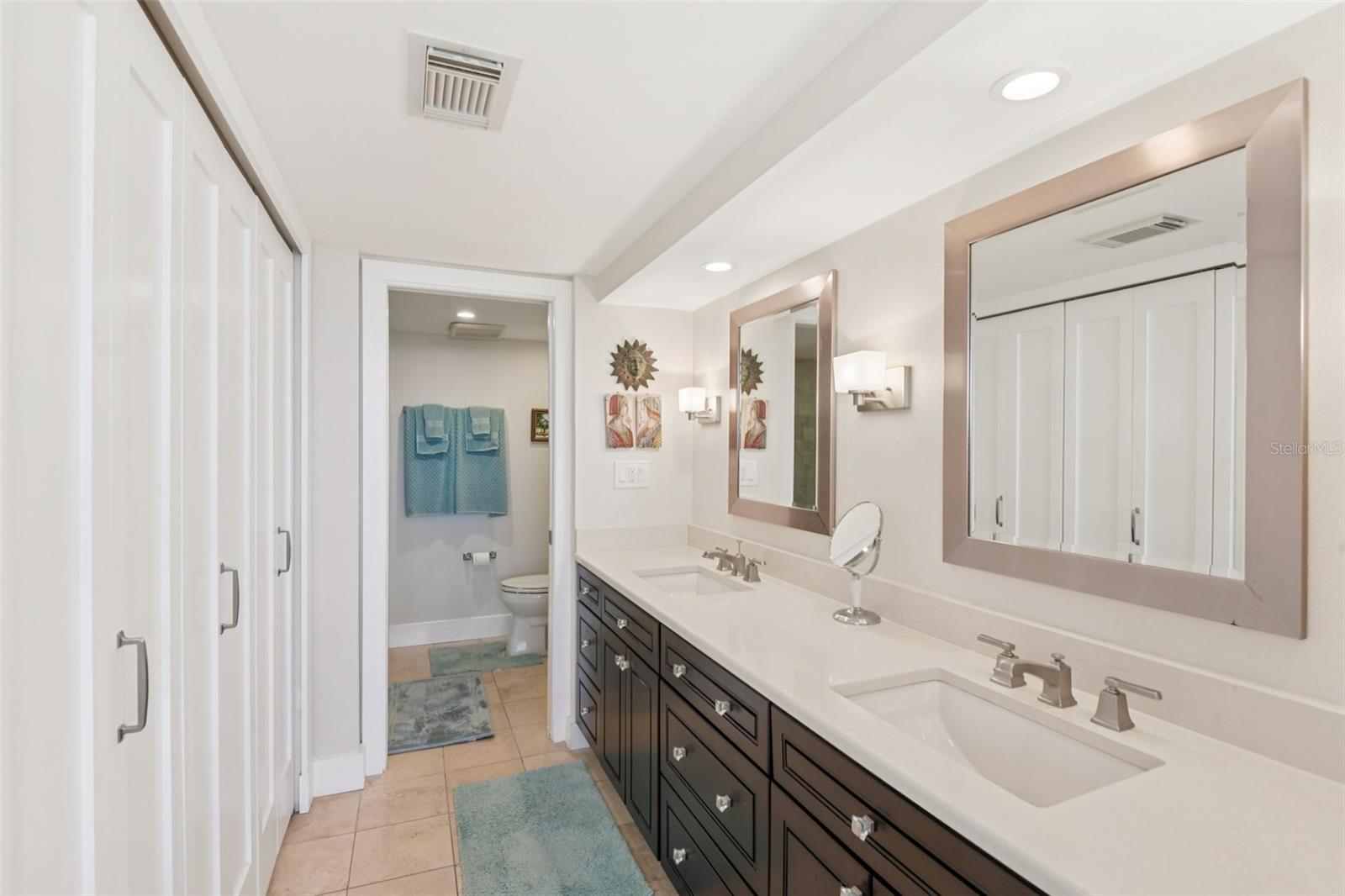 Image 6 of 33 For 500 Treasure Island Causeway 711