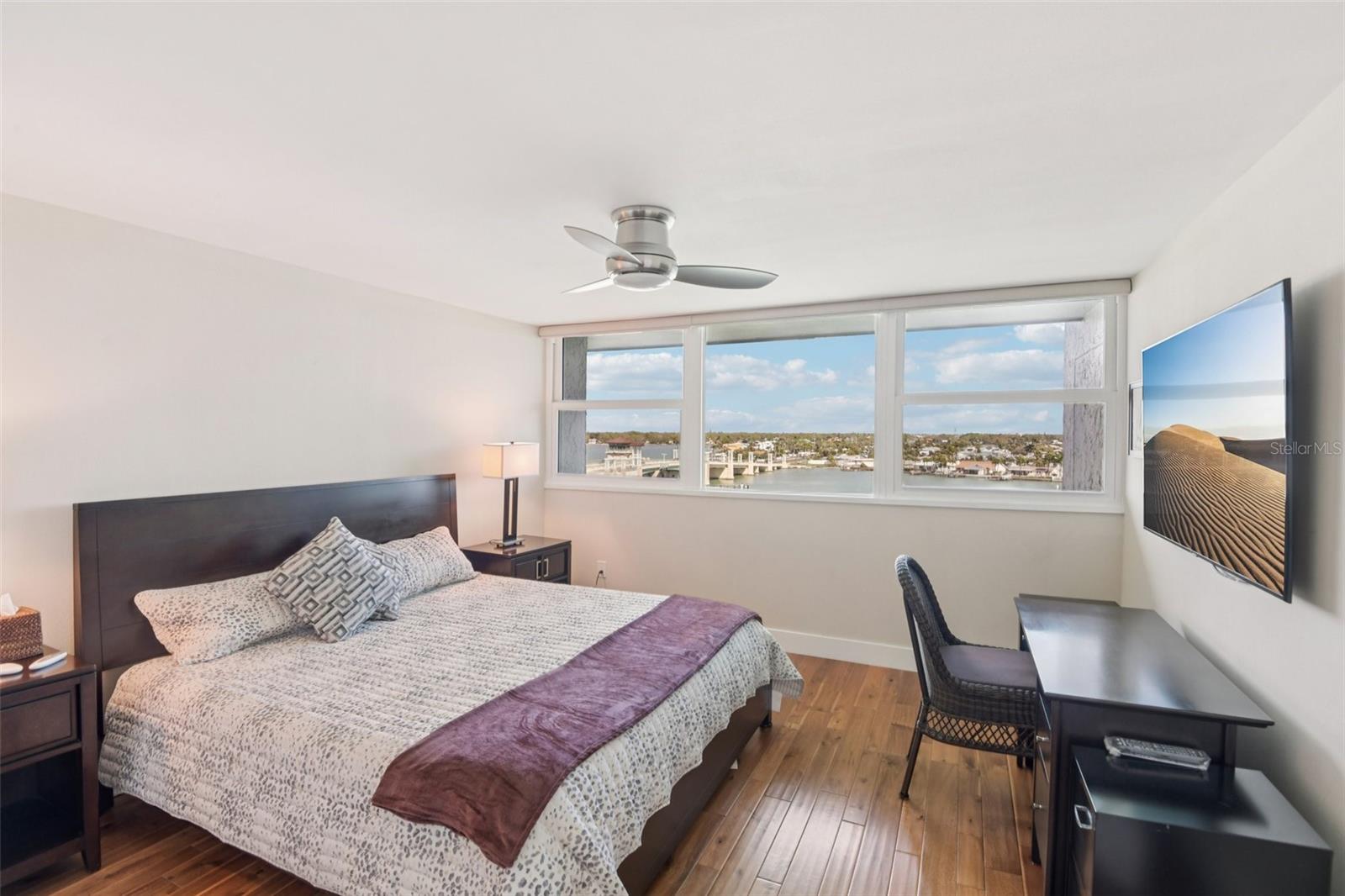 Image 7 of 33 For 500 Treasure Island Causeway 711