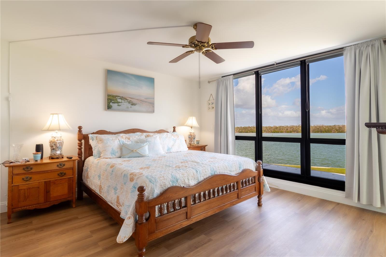 Image 10 of 16 For 4253 Bay Beach Lane G2