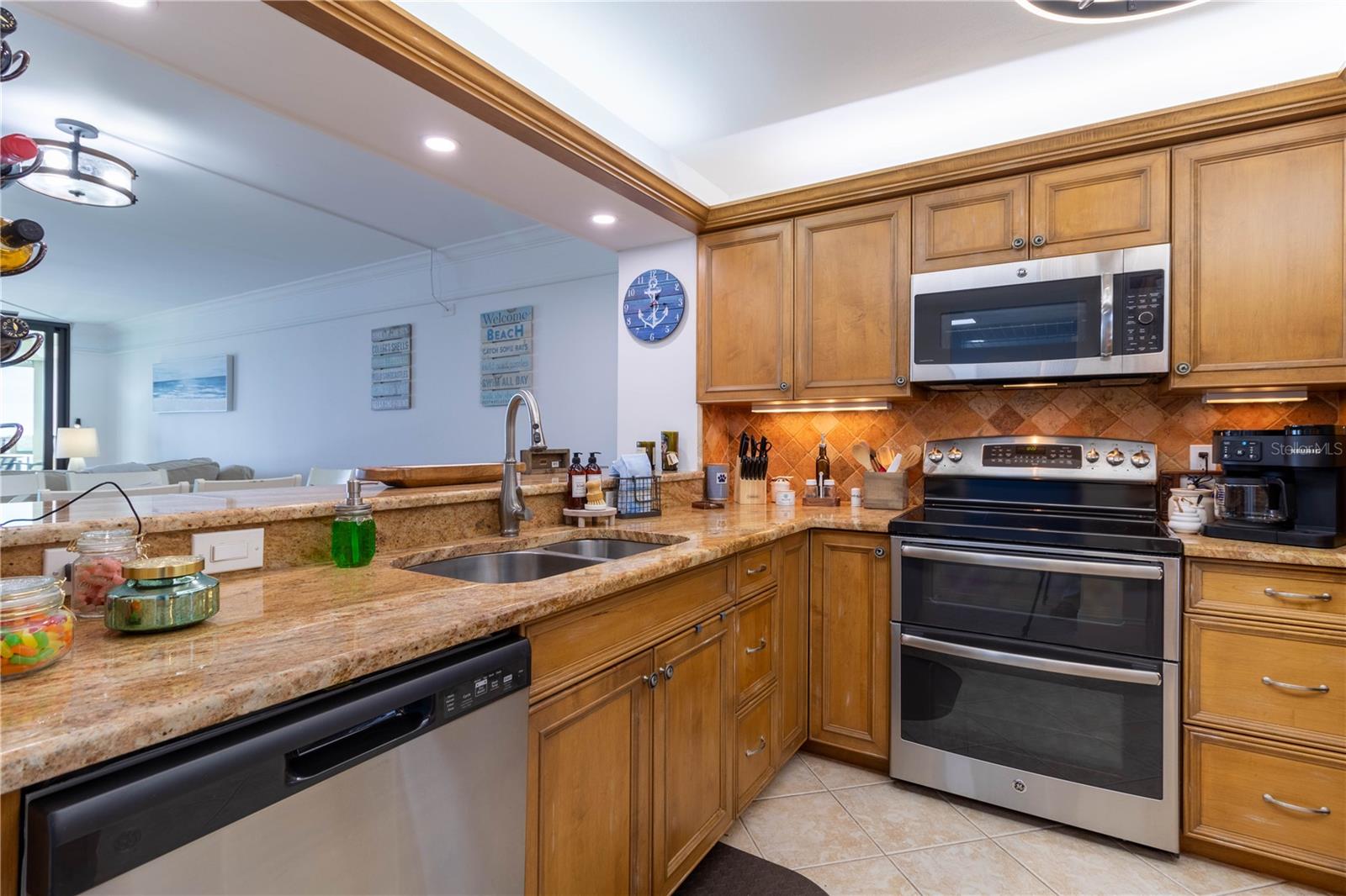 Image 4 of 16 For 4253 Bay Beach Lane G2