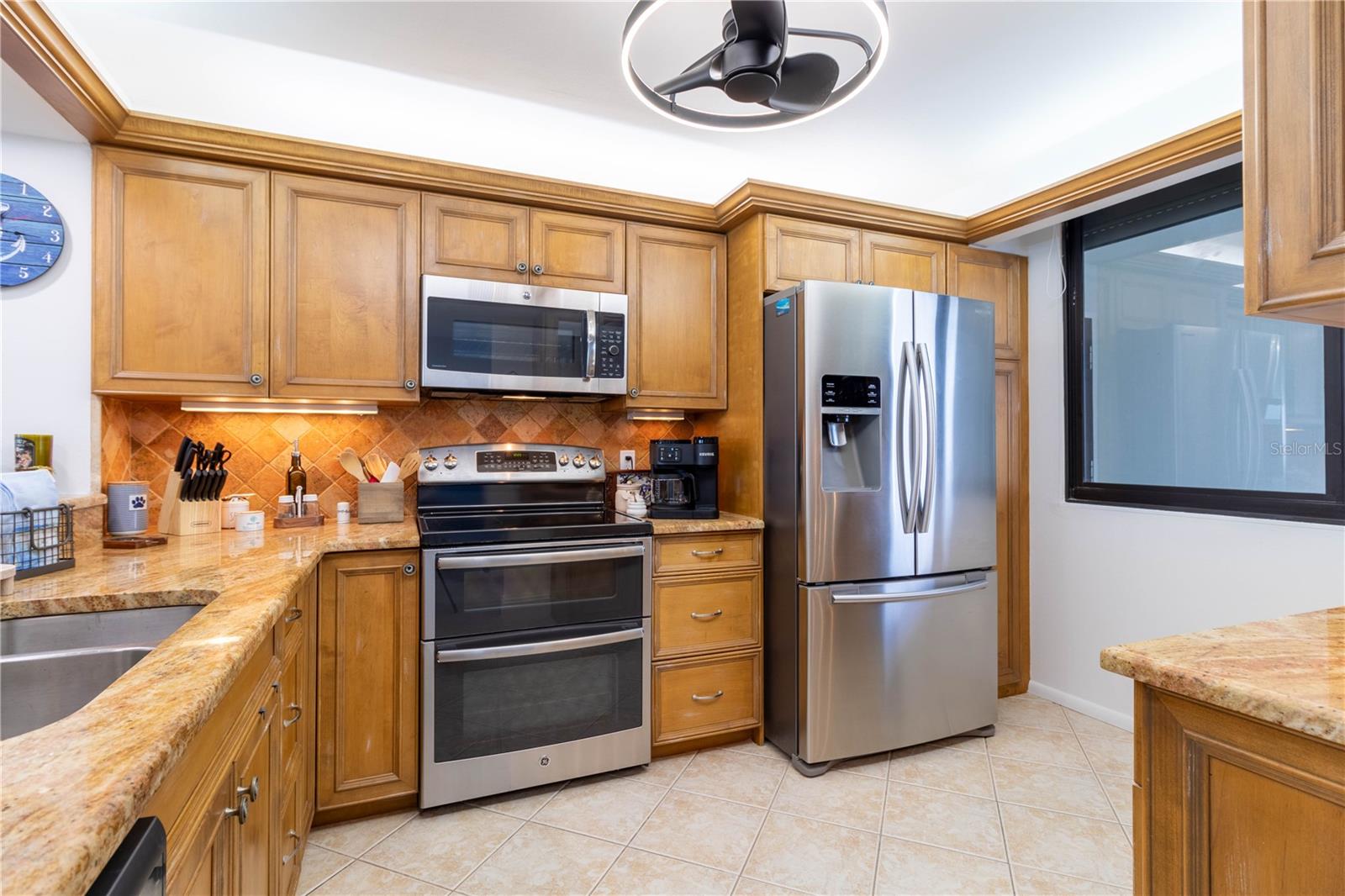 Image 5 of 16 For 4253 Bay Beach Lane G2