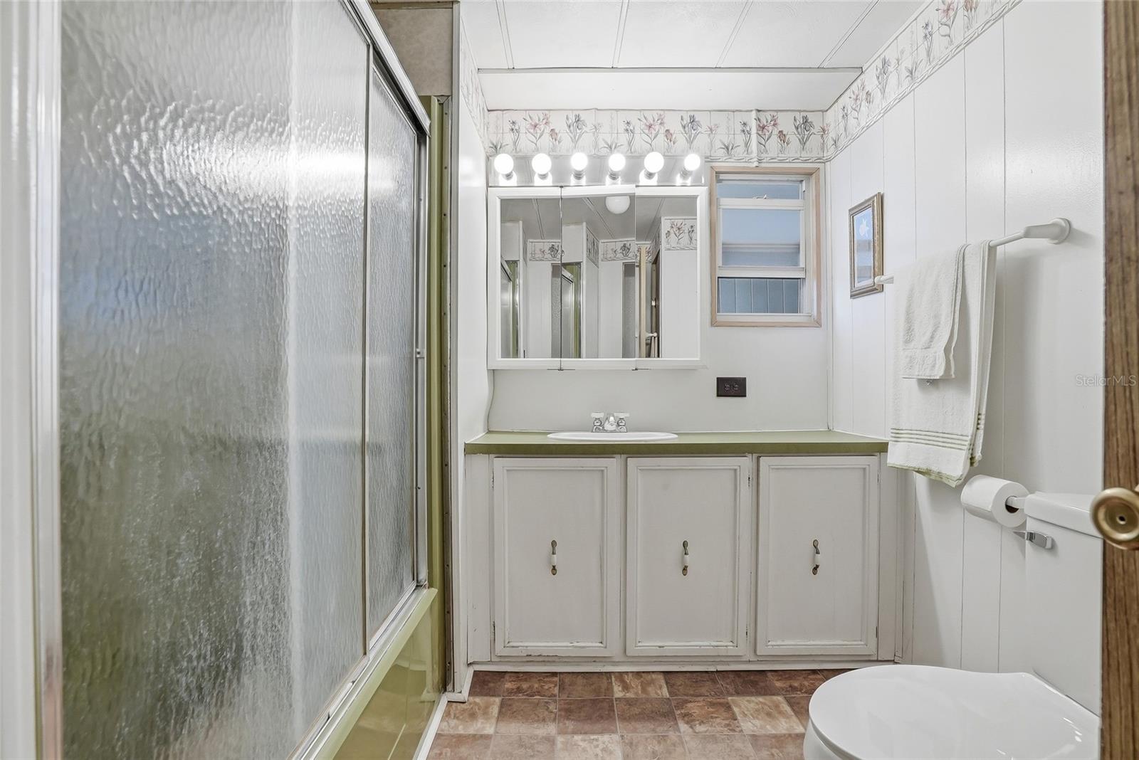 Image 23 of 43 For 9790 66th Street N 468