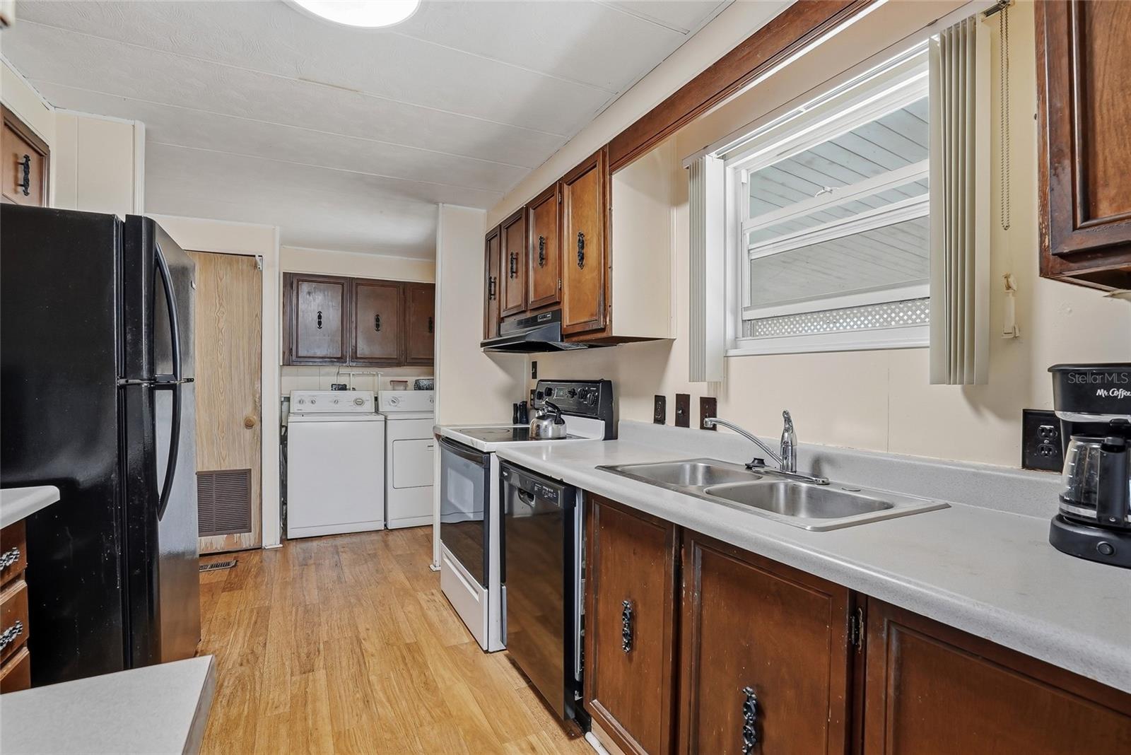 Image 8 of 43 For 9790 66th Street N 468