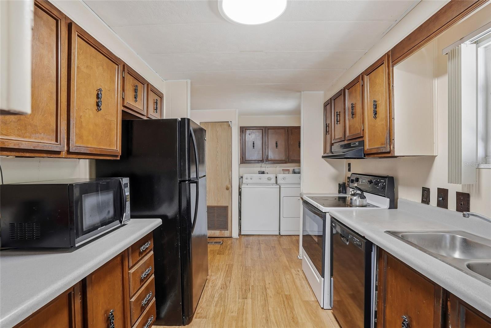 Image 9 of 43 For 9790 66th Street N 468