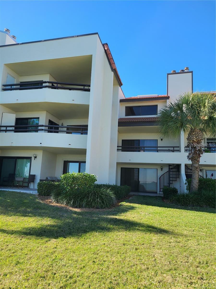 Image 21 of 32 For 113 1st Street E 103