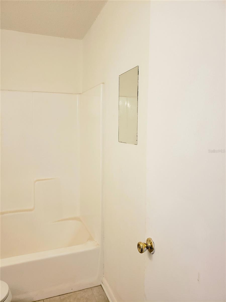 Image 5 of 11 For 8215 Klondyke Street