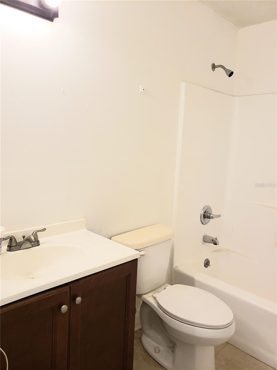 Image 6 of 11 For 8215 Klondyke Street