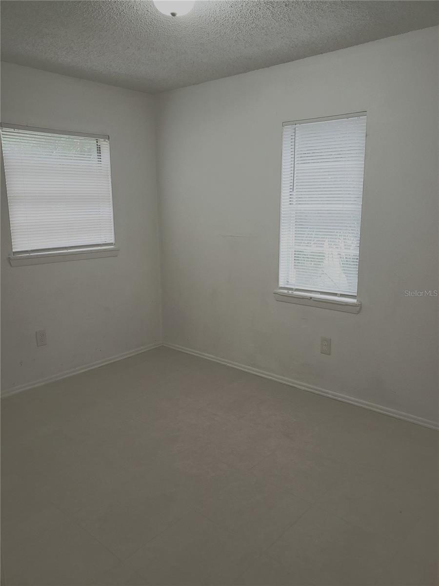 Image 7 of 11 For 8215 Klondyke Street