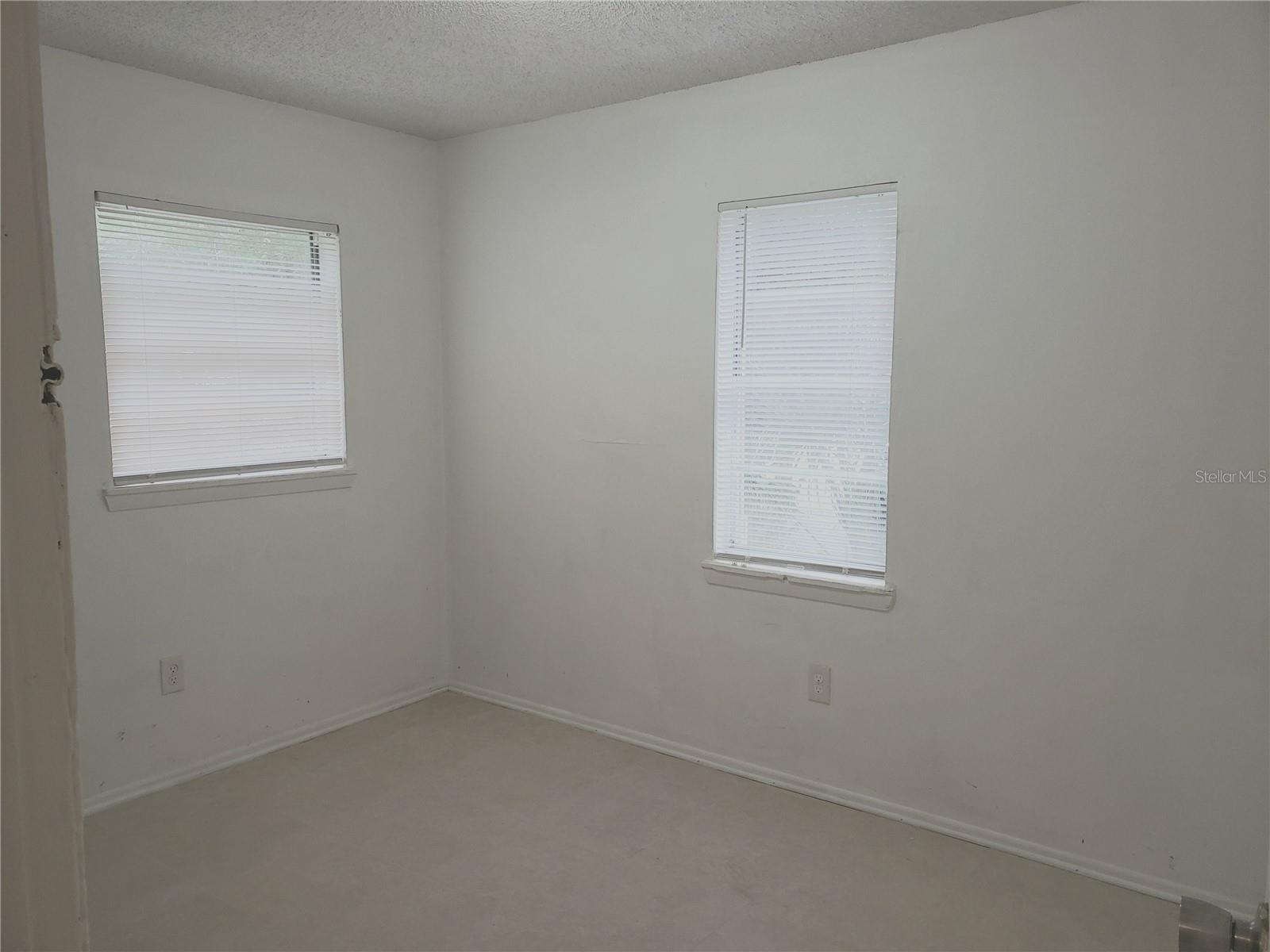 Image 8 of 11 For 8215 Klondyke Street