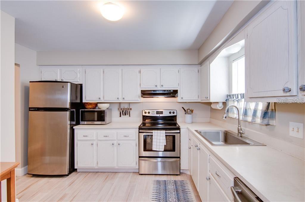 Image 2 of 23 For 1706 Belleair Forest Drive 140