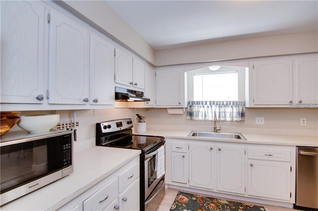 Image 5 of 23 For 1706 Belleair Forest Drive 140