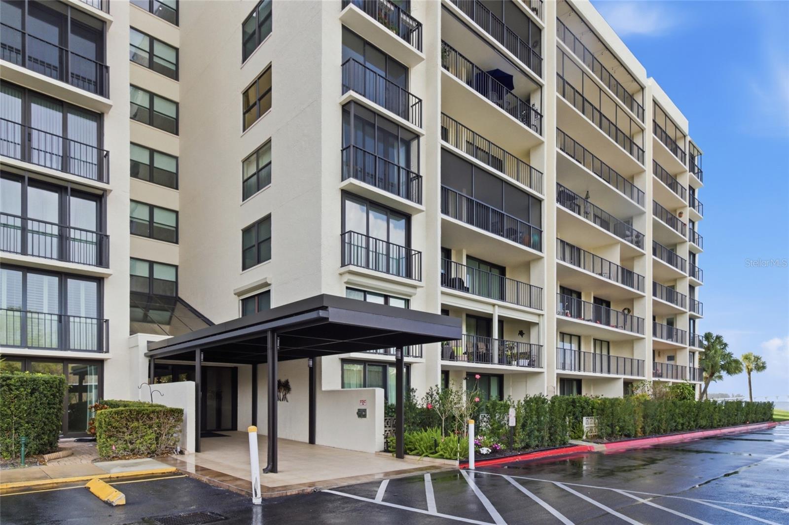 Image 7 of 38 For 100 Oakmont Lane 102