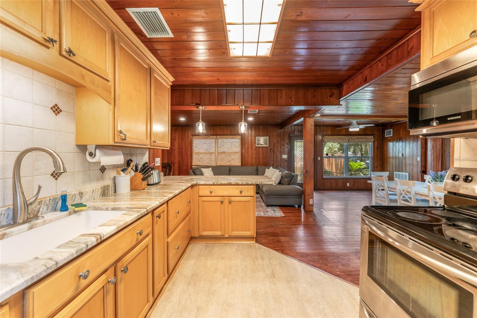 Image 14 of 32 For 8456 Miss Maggie Drive