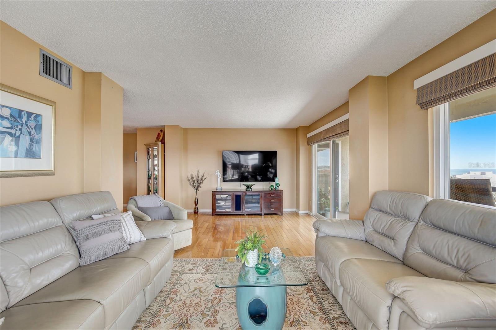 Image 17 of 46 For 1651 Sand Key Estates Court 52